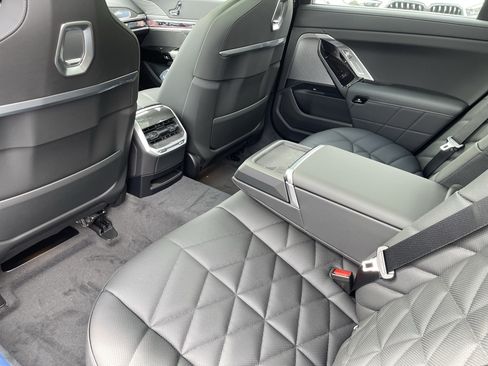 Used 2026 BMW 740i xDrive AWD/4WD image 16