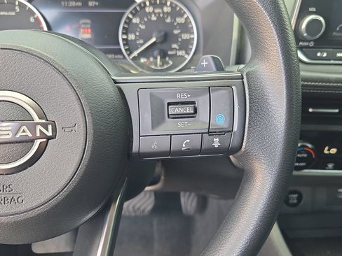 Certified 2024 Nissan Rogue SV FWD image 18