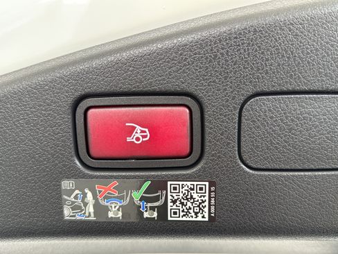 Certified 2026 Mercedes-Benz CLE 300 4MATIC Cabriolet image 13