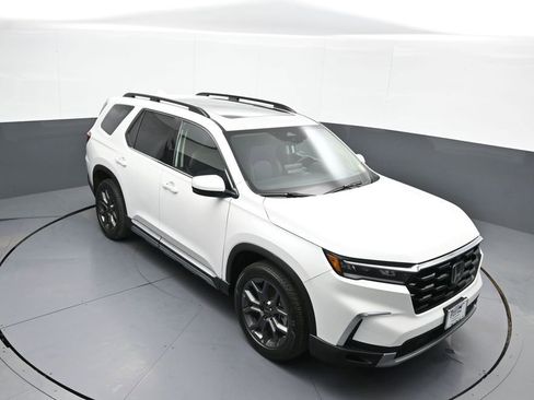 Used 2024 Honda Pilot Elite image 38