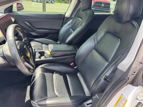 Used 2019 Tesla Model 3 Standard Range Plus image 14