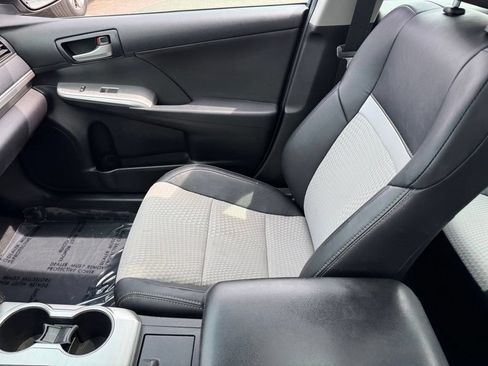 Used 2013 Toyota Camry SE FWD image 22