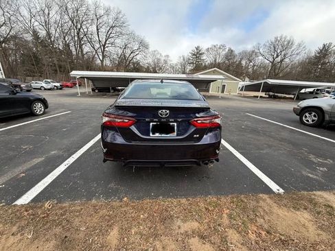 Used 2022 Toyota Camry SE w/ Carpet Mat Package (TMS) image 5