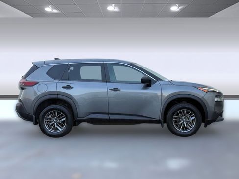 Used 2023 Nissan Rogue S image 7