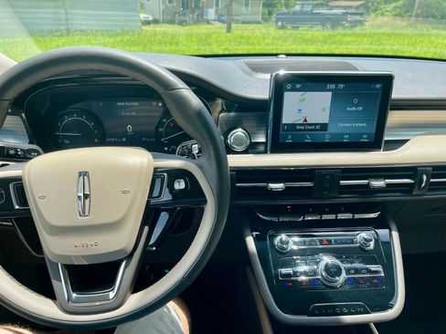 Used 2022 Lincoln Corsair AWD w/ Equipment Group 101A image 18