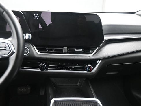 Used 2025 Chevrolet Equinox LT image 22