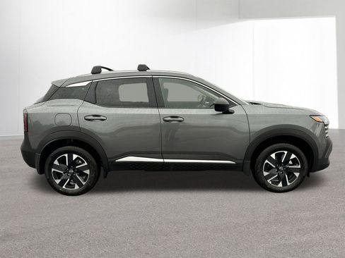 New 2026 Nissan Kicks SV w/ SV Premium Package AWD/4WD image 37