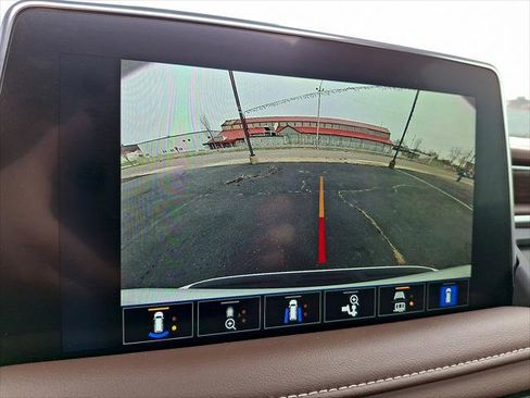 Used 2023 Chevrolet Suburban High Country w/ Premium Package 2 image 7