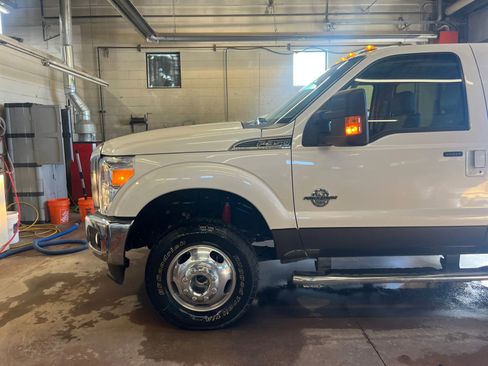 Used 2016 Ford F350 Lariat w/ Lariat Ultimate Package image 9