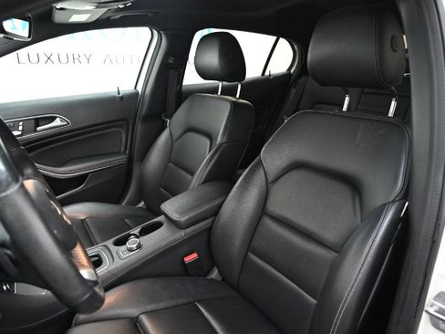 Used 2019 Mercedes-Benz GLA 250 4MATIC image 19