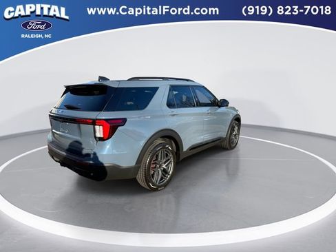 Certified 2025 Ford Explorer ST-Line w/ Premium Package image 8
