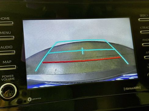 Used 2022 Toyota Camry SE FWD image 16