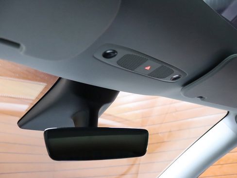 Used 2021 Tesla Model Y Long Range image 55