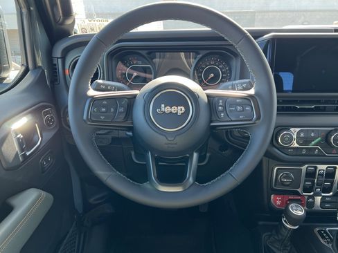 New 2026 Jeep Gladiator Mojave image 12