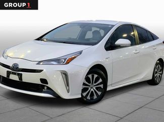 Used 2019 Toyota Prius LE video 1