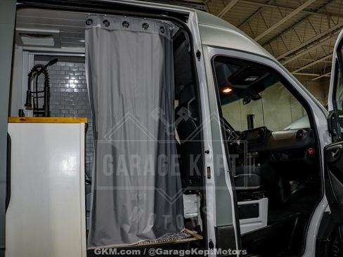Used 2020 Mercedes-Benz Sprinter 2500 image 90