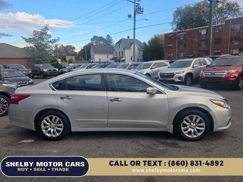 Used 2017 Nissan Altima 2.5 S w/ Power Driver Seat Package image 4