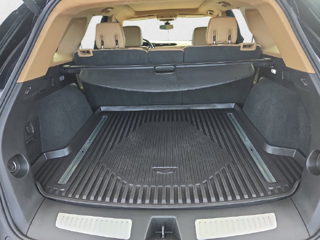 Used 2017 Cadillac XT5 Platinum AWD/4WD image 12