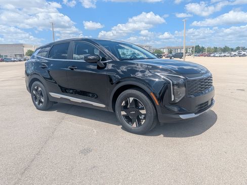 New 2026 Kia Sportage LX FWD image 2