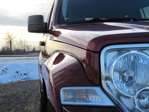 Used 2012 Jeep Liberty Sport image 3