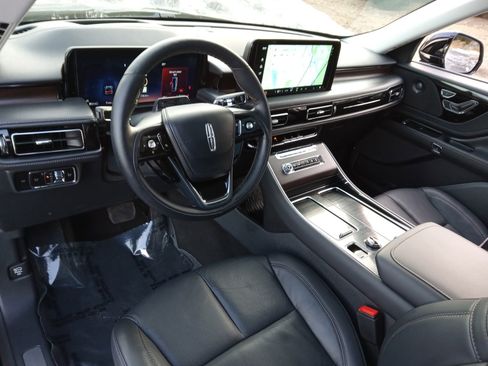 Used 2025 Lincoln Aviator Reserve image 12