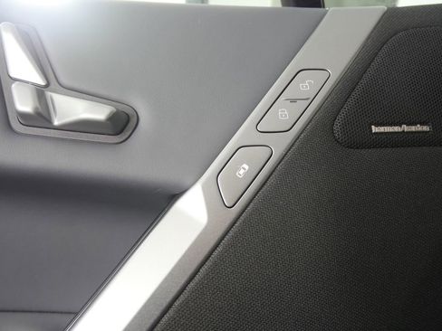 New 2026 BMW iX xDrive60 image 9