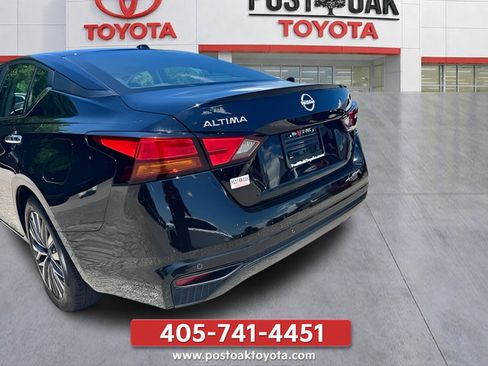 Used 2025 Nissan Altima 2.5 SV FWD image 32
