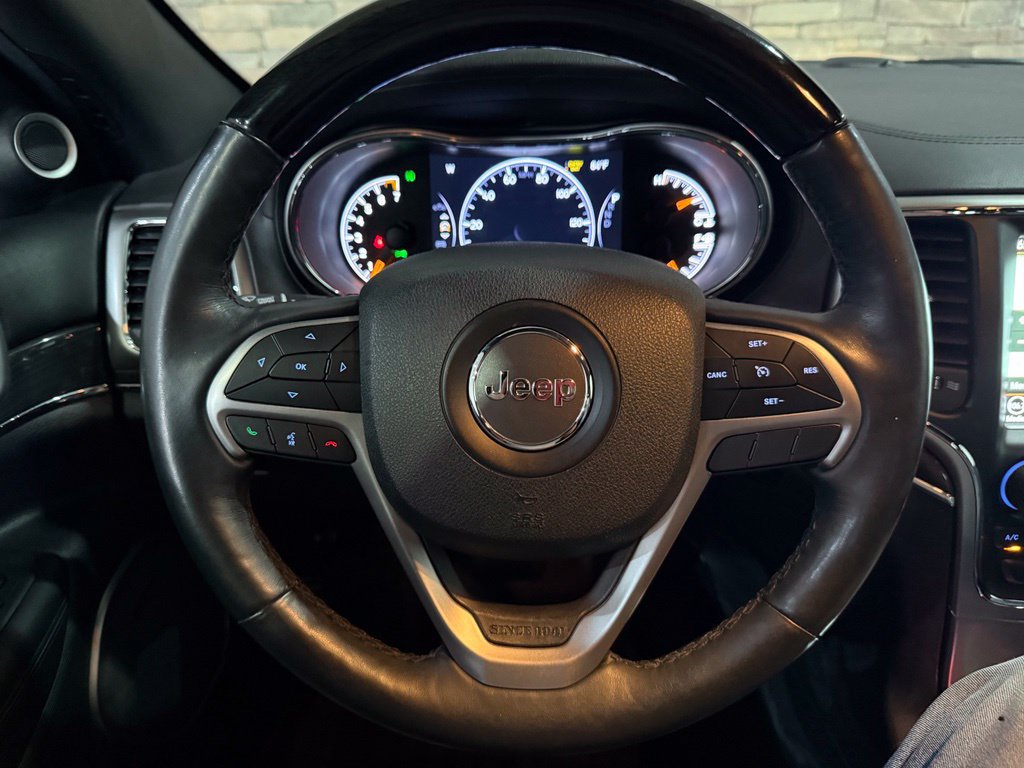 Used 2018 Jeep Grand Cherokee Overland AWD/4WD image 17