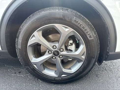 Certified 2025 Ford Escape ST-Line w/ Tech Pack #1 FWD image 9