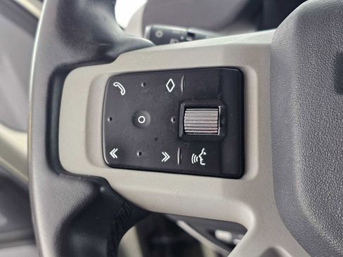 Used 2023 Land Rover Defender 110 image 27