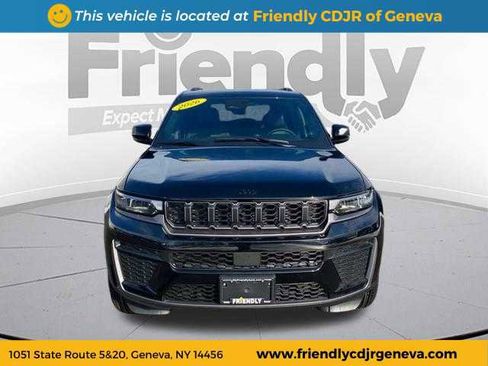 New 2026 Jeep Grand Cherokee Altitude image 2