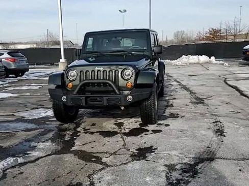 Used 2010 Jeep Wrangler Unlimited Sahara w/ Trailer Tow Group AWD/4WD image 3