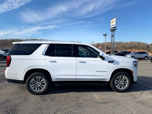 Used 2024 GMC Yukon SLT image 2