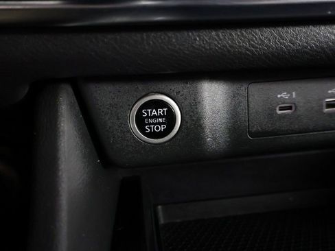 Used 2023 Nissan Rogue S AWD/4WD image 30
