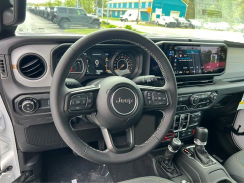 New 2025 Jeep Gladiator Sport image 12