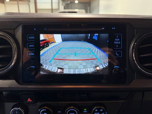 Used 2017 Toyota Tacoma TRD Sport w/ Tow Package image 17