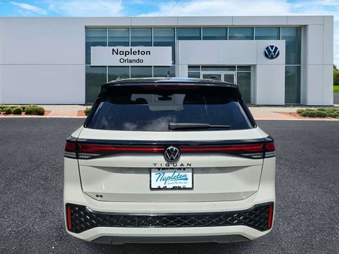 New 2026 Volkswagen Tiguan SE R-Line FWD image 5