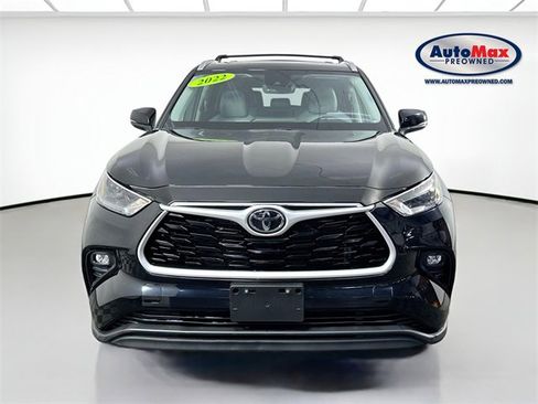 Used 2022 Toyota Highlander XLE image 7