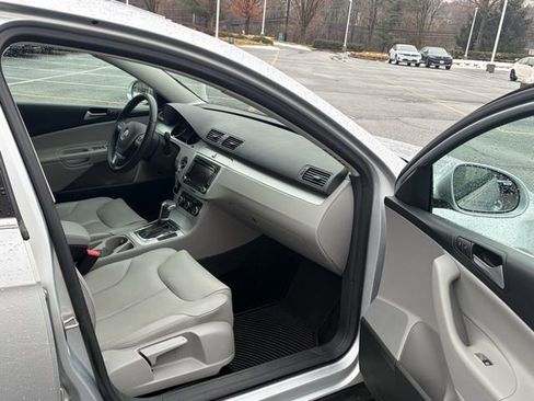Used 2010 Volkswagen Passat Komfort image 21