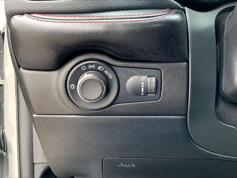 Used 2025 Dodge Durango GT w/ Blacktop Package image 33