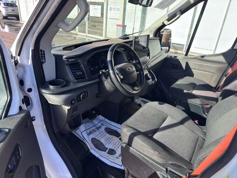 Used 2022 Ford E-Transit 148 High Roof Extended image 12