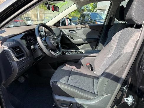 Used 2023 Nissan Rogue SV AWD/4WD image 17