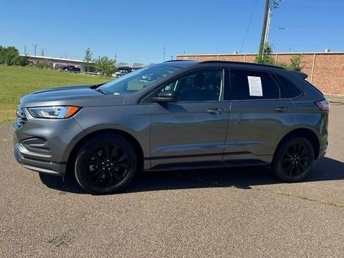 Used 2022 Ford Edge SE w/ Black Appearance Package AWD/4WD image 3