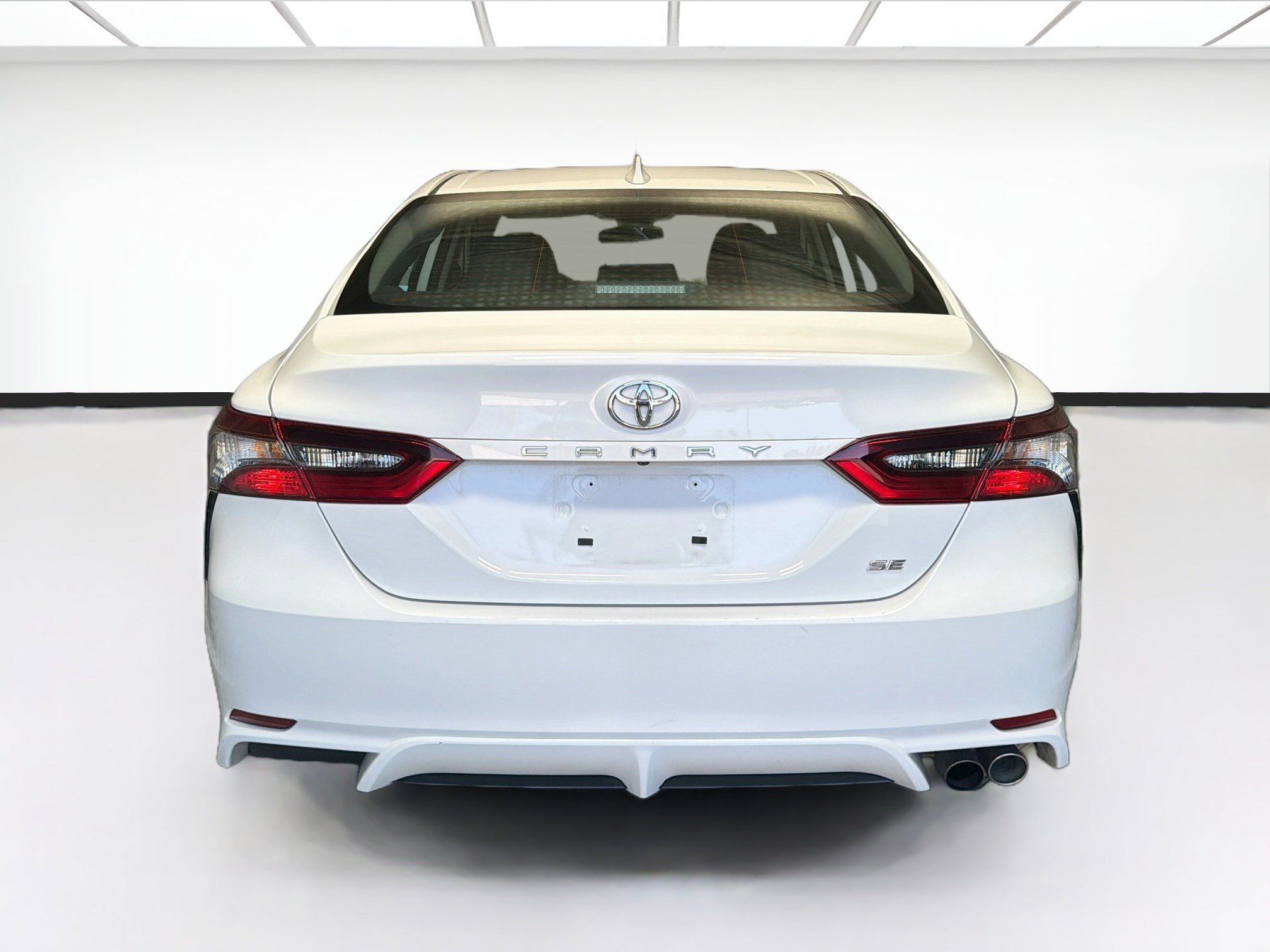 Used 2024 Toyota Camry SE FWD image 5