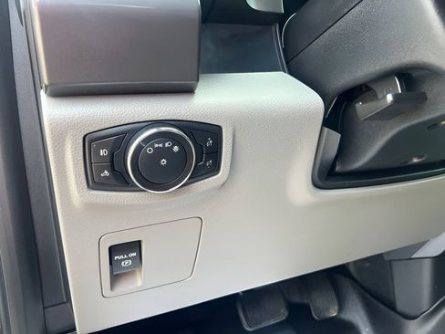 Used 2018 Ford F150 XLT AWD/4WD image 12