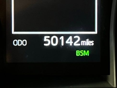 Used 2024 Toyota Camry SE image 17