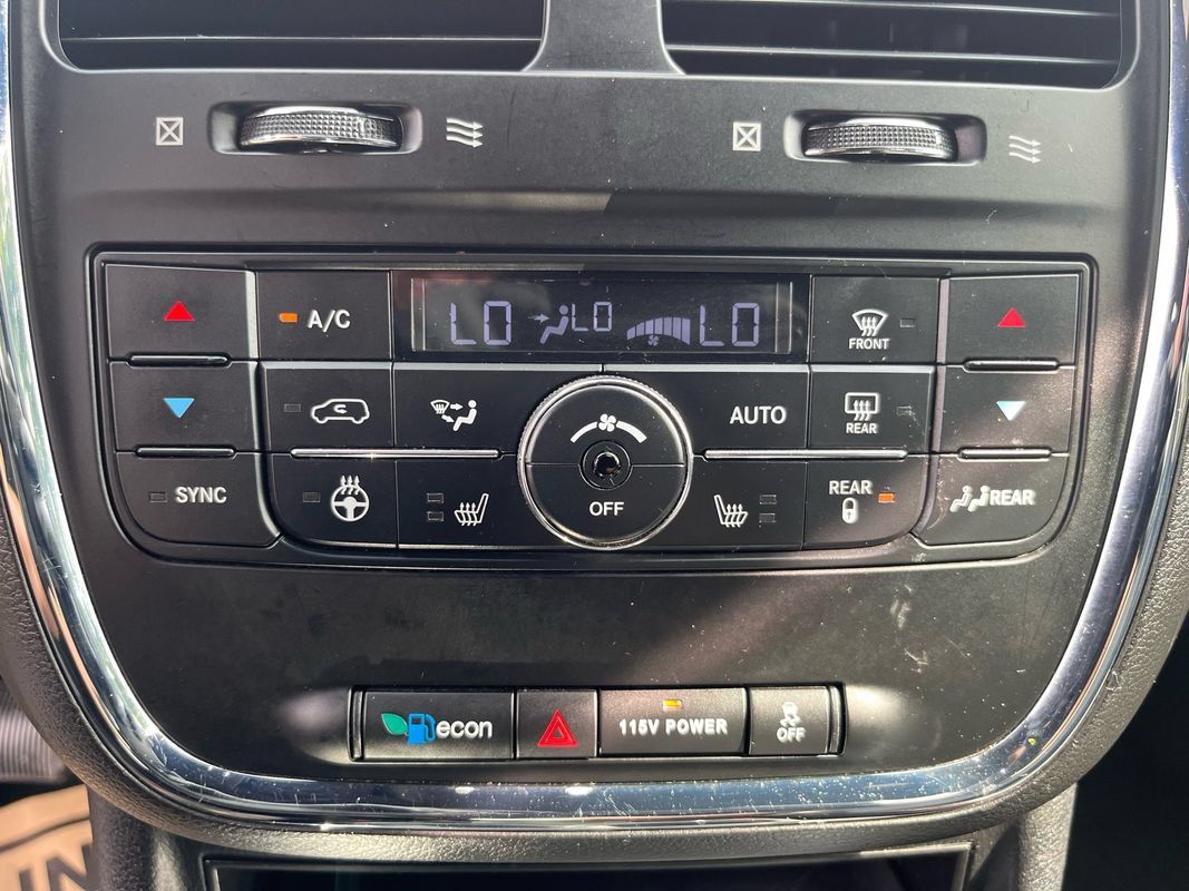 Used 2014 Dodge Grand Caravan R/T w/ Driver Convenience Group FWD image 21