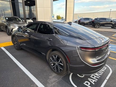 Used 2023 Toyota Crown XLE image 3