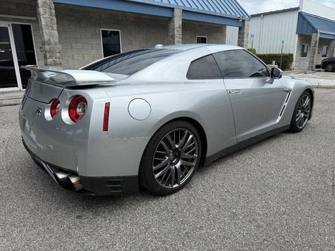 Used 2016 Nissan GT-R Premium AWD/4WD image 8