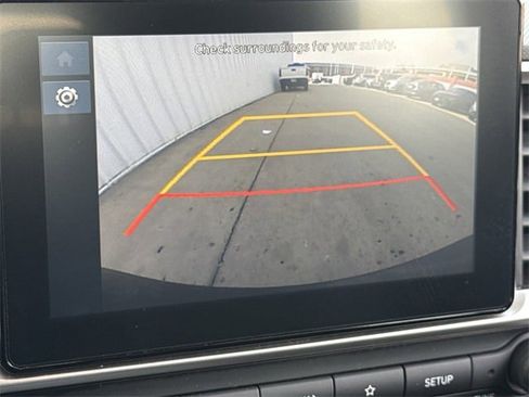 Used 2025 Hyundai Venue SEL image 16